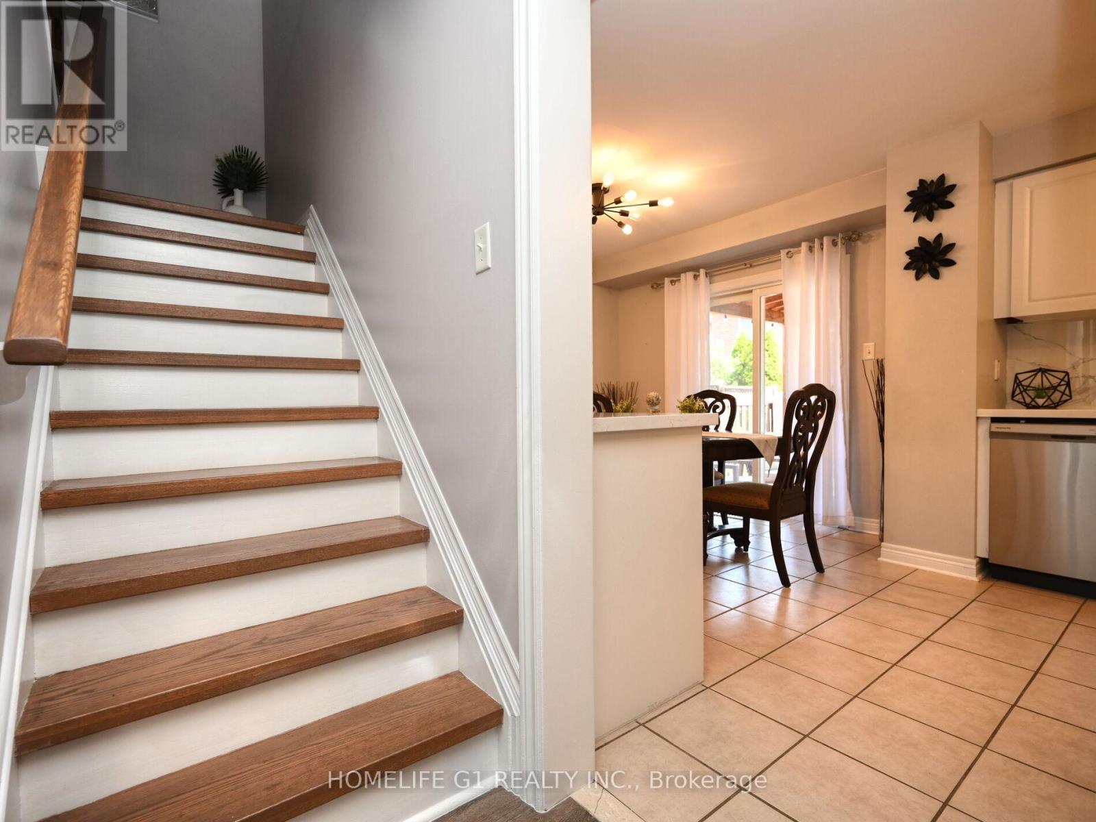 8 Ridgemore Crescent, Brampton, Ontario  L7A 2L6 - Photo 25 - W12210626