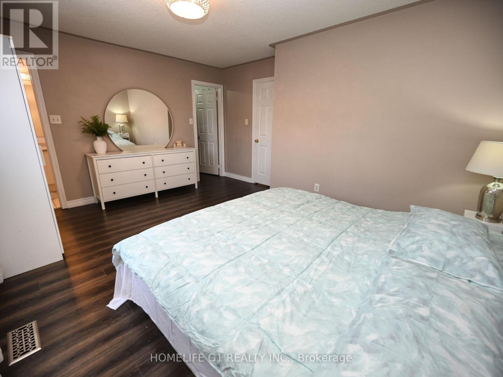 8 Ridgemore Crescent, Brampton, Ontario  L7A 2L6 - Photo 28 - W12210626