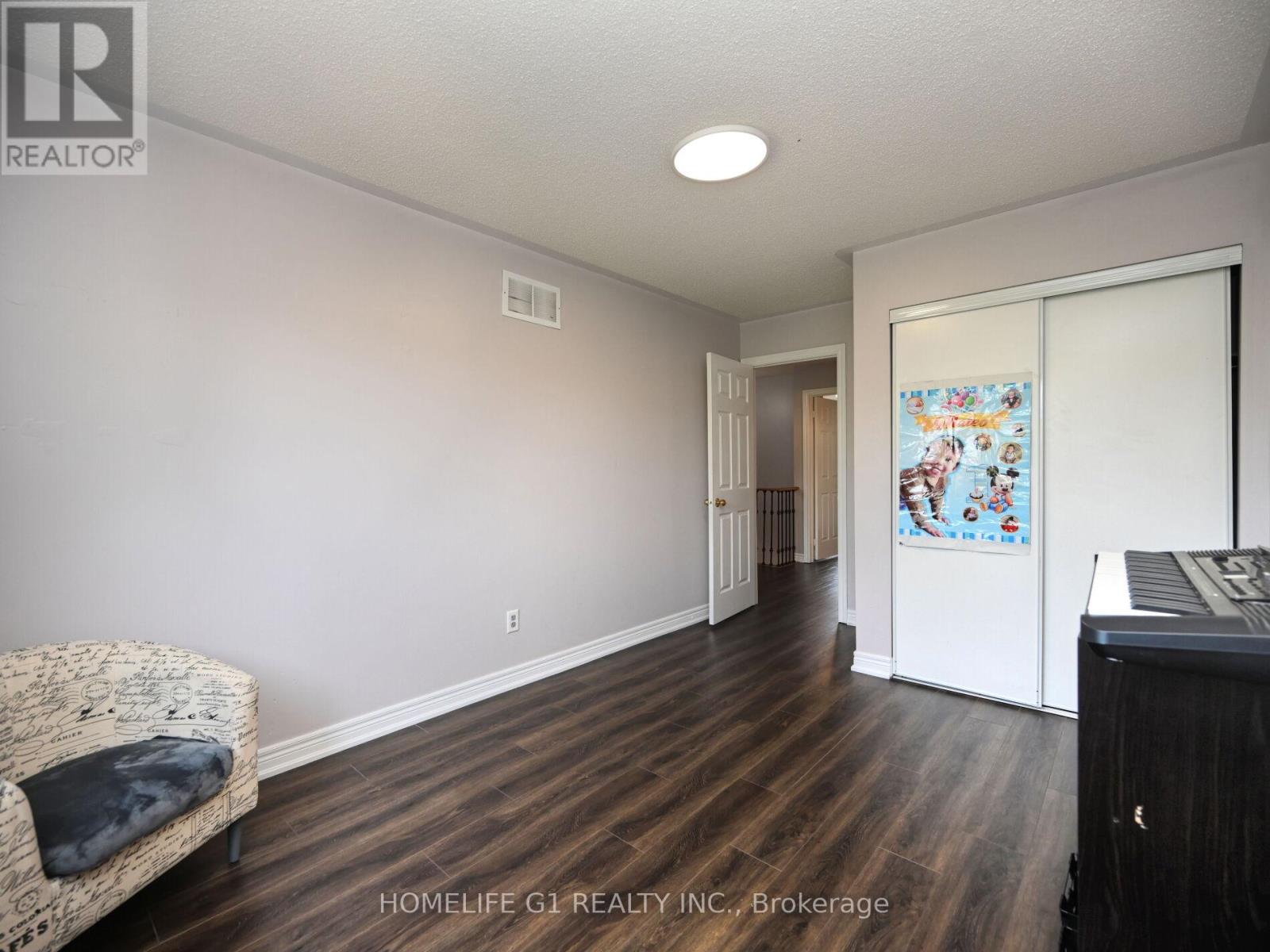 8 Ridgemore Crescent, Brampton, Ontario  L7A 2L6 - Photo 36 - W12210626