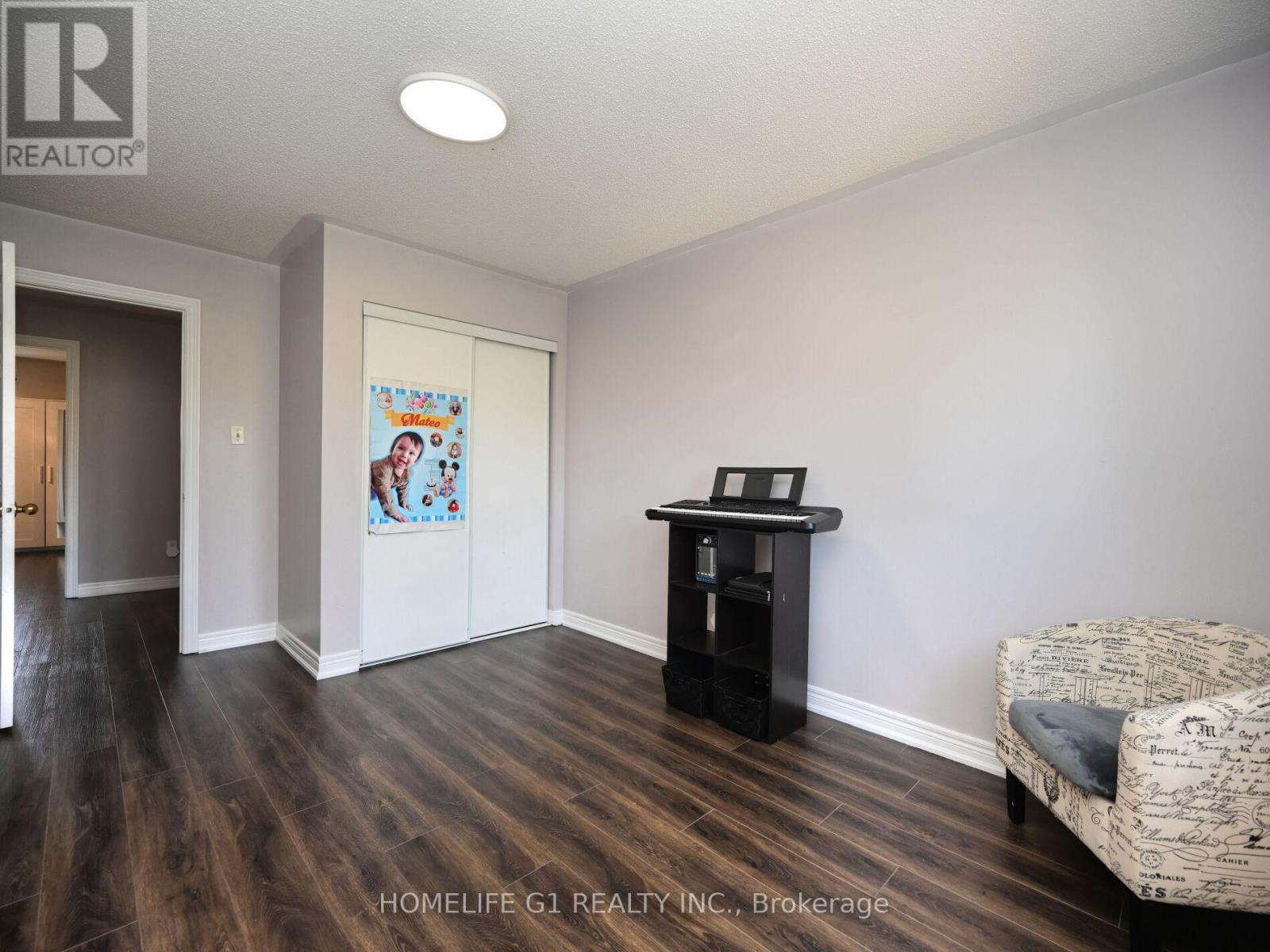 8 Ridgemore Crescent, Brampton, Ontario  L7A 2L6 - Photo 37 - W12210626