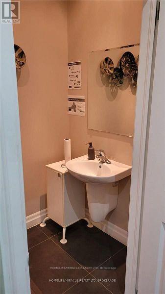 13 - 2400 Wyecroft Road, Oakville, Ontario  L6L 6M8 - Photo 13 - W12210627