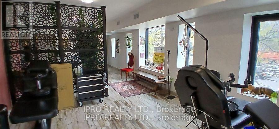 2 - 798 Bloor Street W, Toronto, Ontario  M6G 1L9 - Photo 12 - W12210645