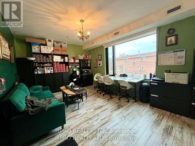 2 - 798 Bloor Street W, Toronto, Ontario  M6G 1L9 - Photo 4 - W12210645