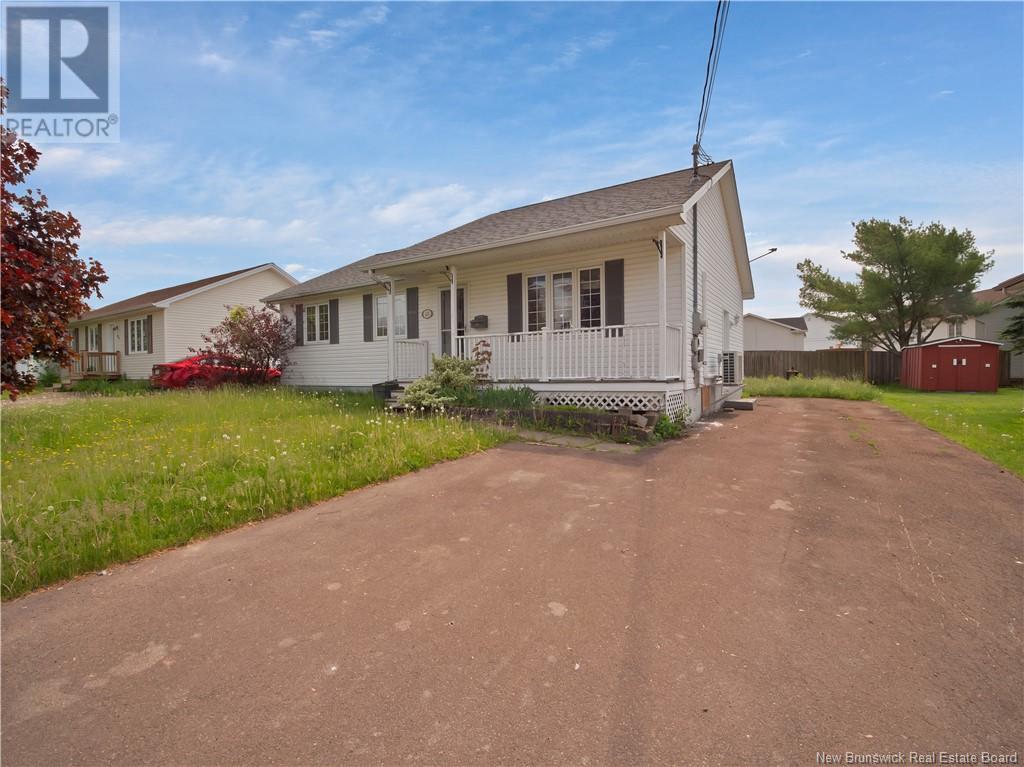 41 Hemmer Jane Drive, Moncton, New Brunswick  E1G 2H4 - Photo 2 - NB120471