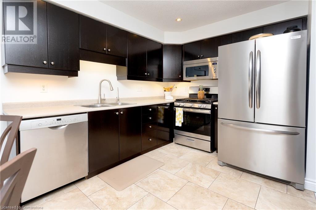 127 Sims Estate Drive, Kitchener, Ontario  N2A 0A6 - Photo 3 - 40739759