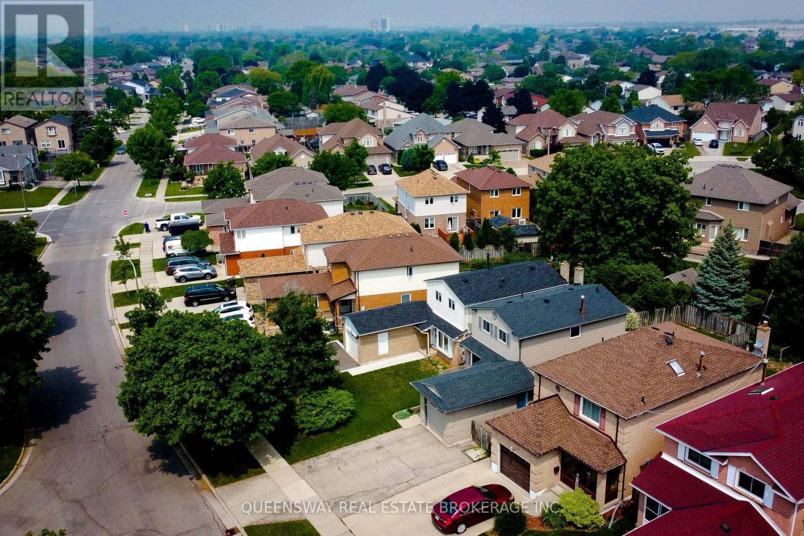 142 Macintosh Drive N, Hamilton, Ontario  L8E 4A4 - Photo 12 - X12210532