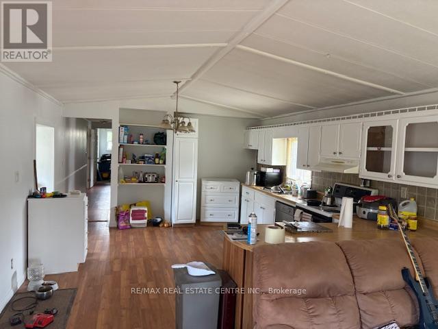45 Maple Grove Village Road, Southgate, Ontario  N0C 1B0 - Photo 10 - X12210582