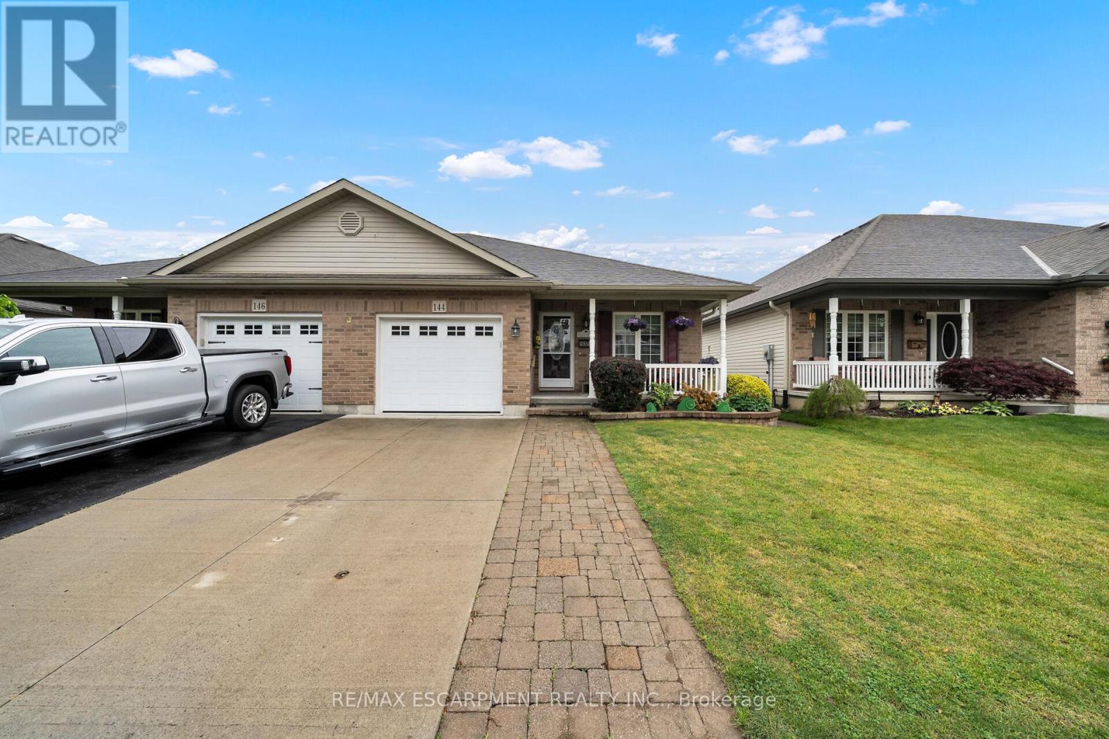144 Forest Street, Haldimand, Ontario  N1A 1C1 - Photo 2 - X12210594