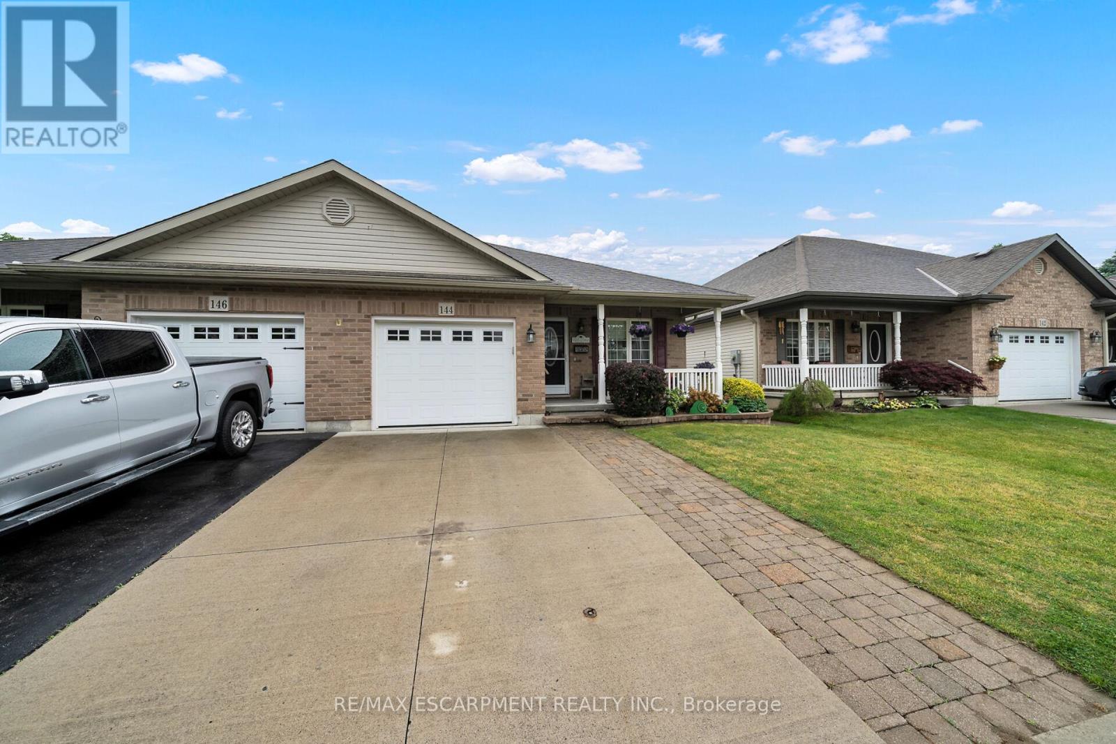 144 Forest Street, Haldimand, Ontario  N1A 1C1 - Photo 3 - X12210594