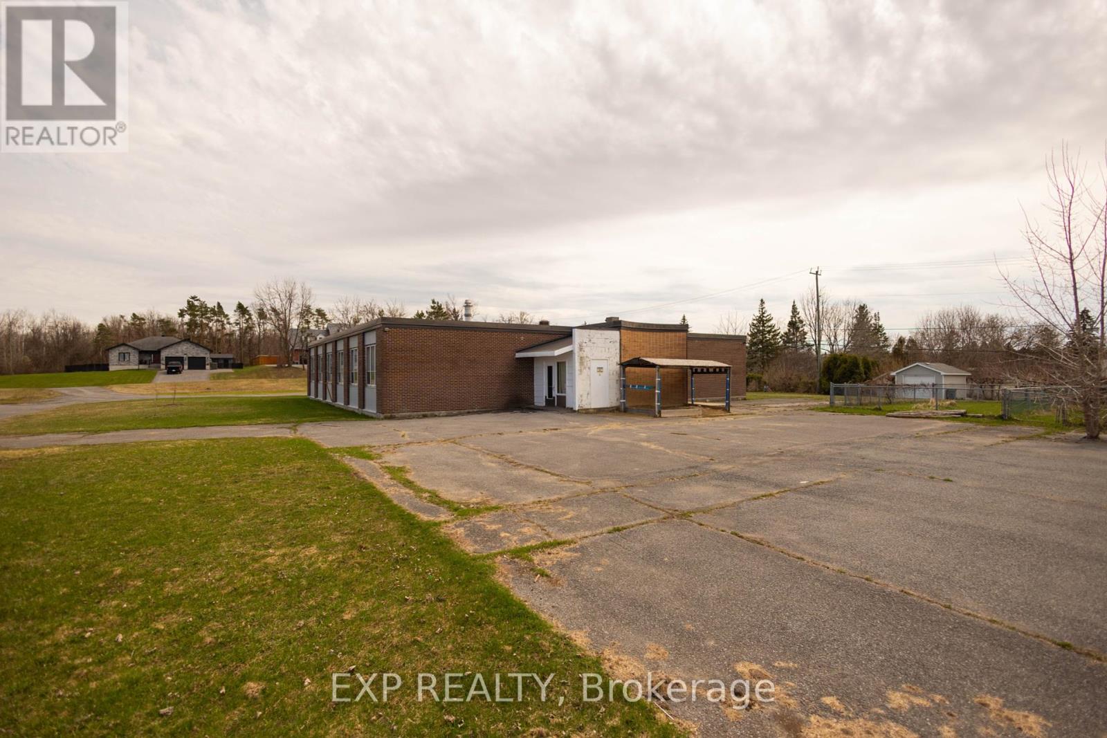 581 Cheryl Street, South Stormont, Ontario  K6K 1N5 - Photo 11 - X12210620