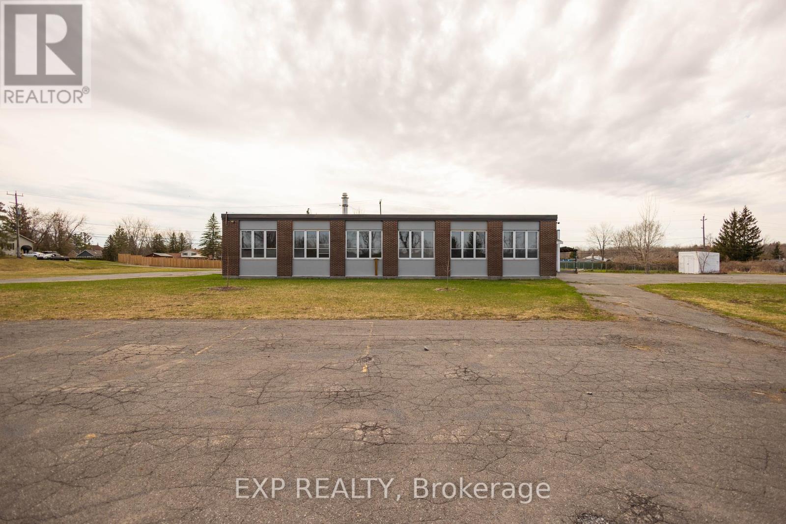 581 Cheryl Street, South Stormont, Ontario  K6K 1N5 - Photo 13 - X12210620