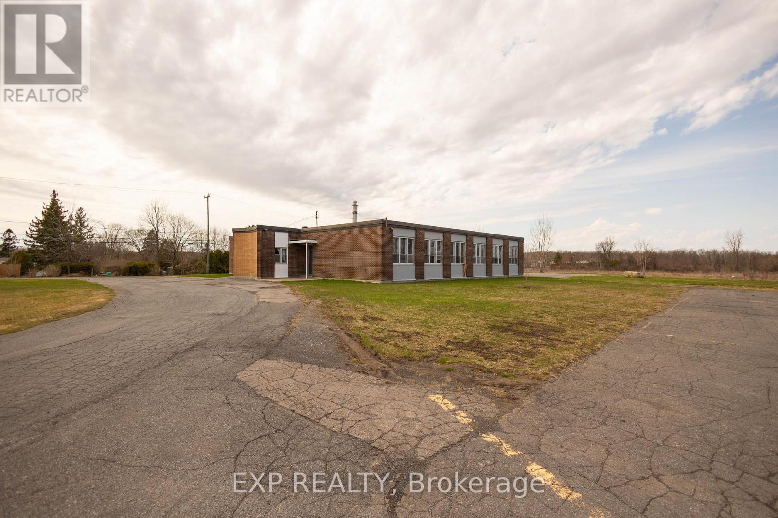 581 Cheryl Street, South Stormont, Ontario  K6K 1N5 - Photo 14 - X12210620