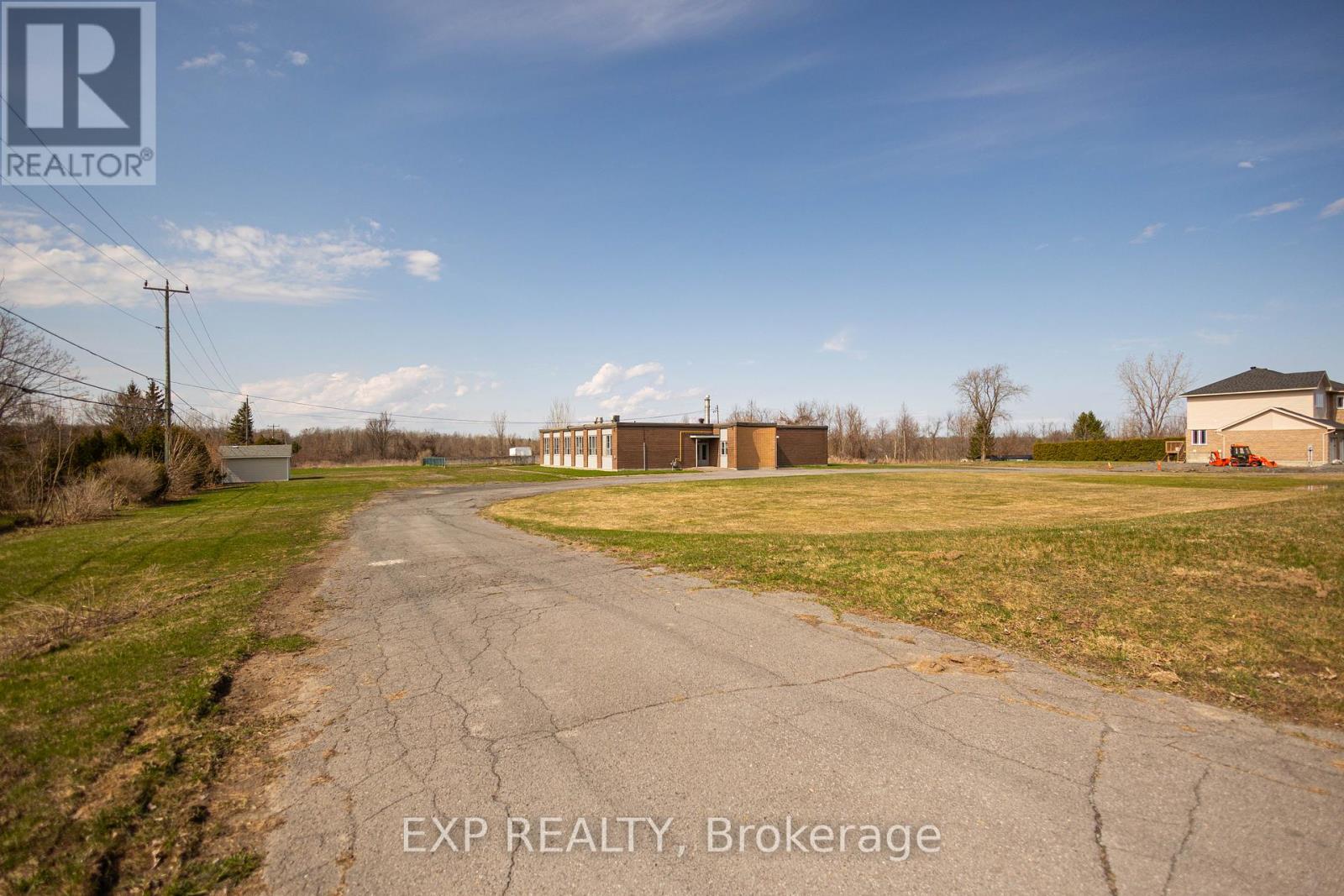 581 Cheryl Street, South Stormont, Ontario  K6K 1N5 - Photo 3 - X12210620