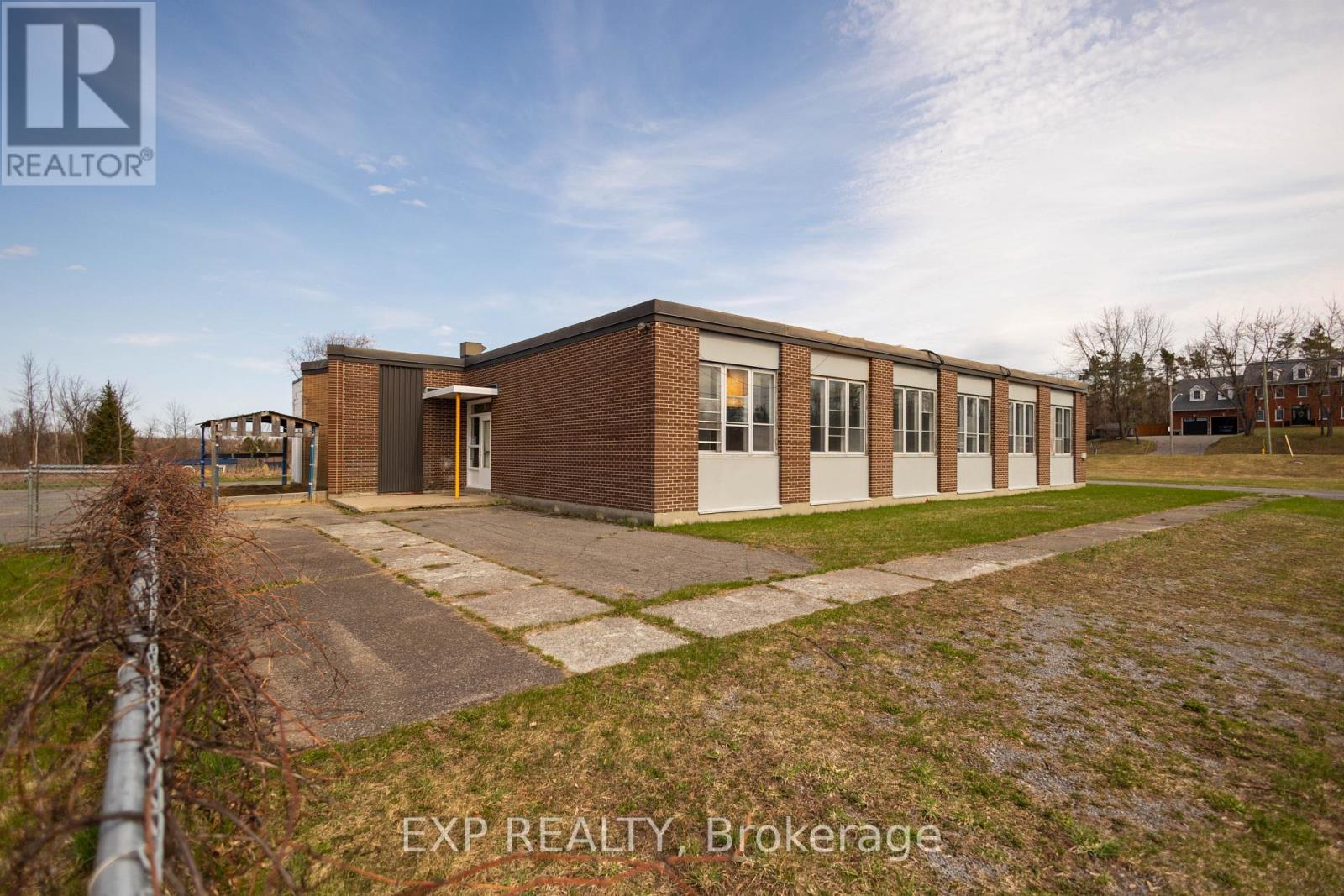 581 Cheryl Street, South Stormont, Ontario  K6K 1N5 - Photo 7 - X12210620