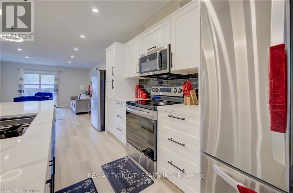 6 Hanlon Place, Brant, Ontario  N3L 3E3 - Photo 8 - X12210641