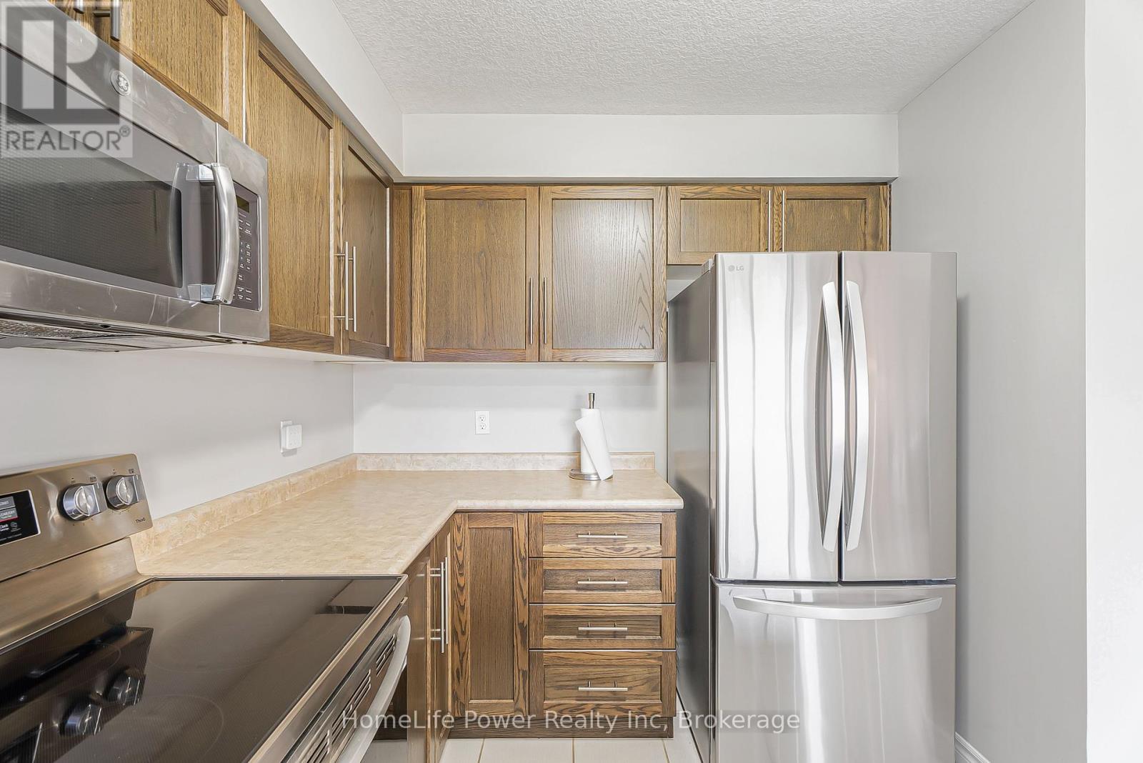 1426 Caen Avenue, Woodstock, Ontario  N4T 0J7 - Photo 5 - X12207139