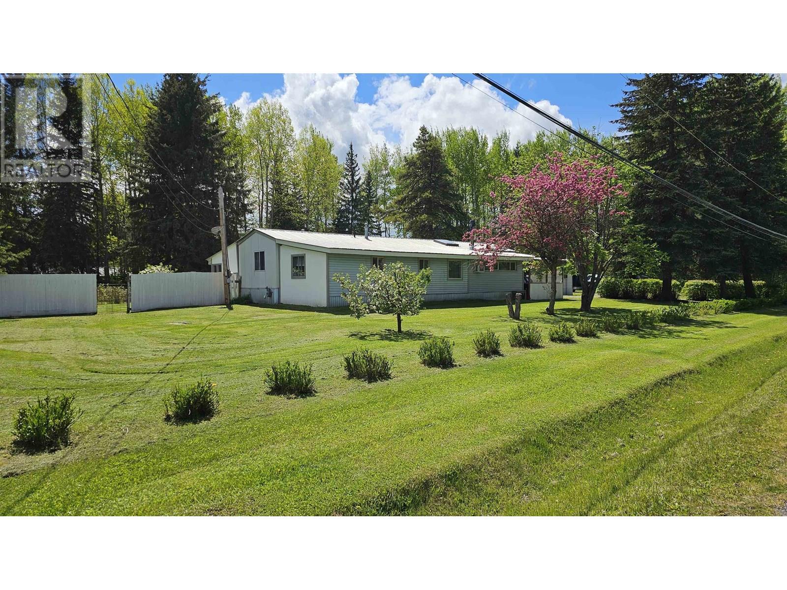 718 Future Drive, Quesnel, British Columbia  V2J 6W1 - Photo 3 - R3013798