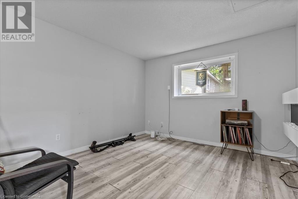 3 Wisteria Court, Kitchener, Ontario  N2E 3T4 - Photo 29 - 40738893