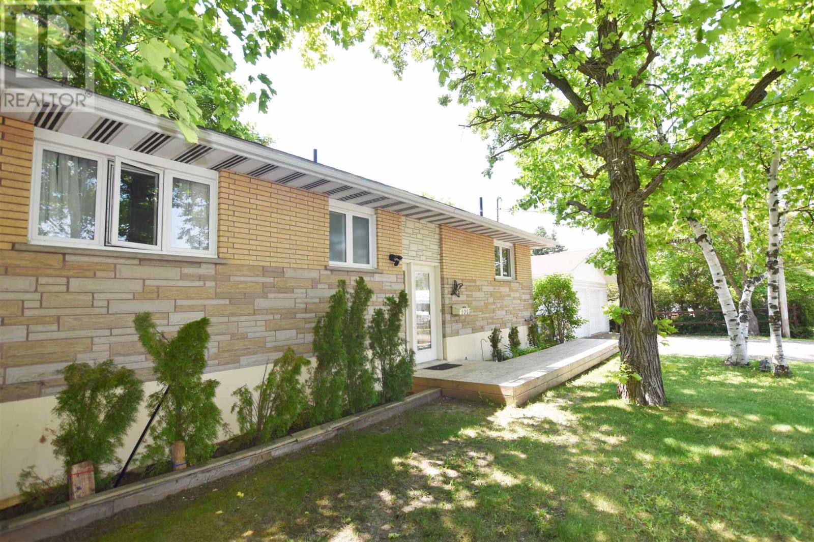 106 Knox Ave, Sault Ste. Marie, Ontario  P6B 3X9 - Photo 4 - SM251492