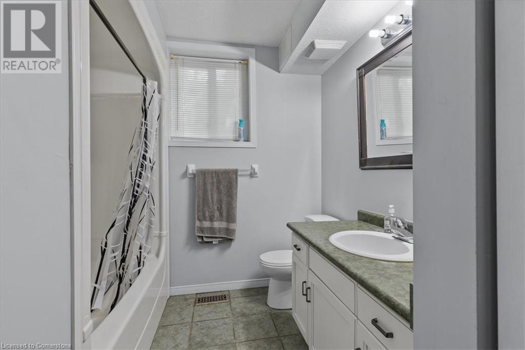 3 Wisteria Court, Kitchener, Ontario  N2E 3T4 - Photo 36 - 40738902