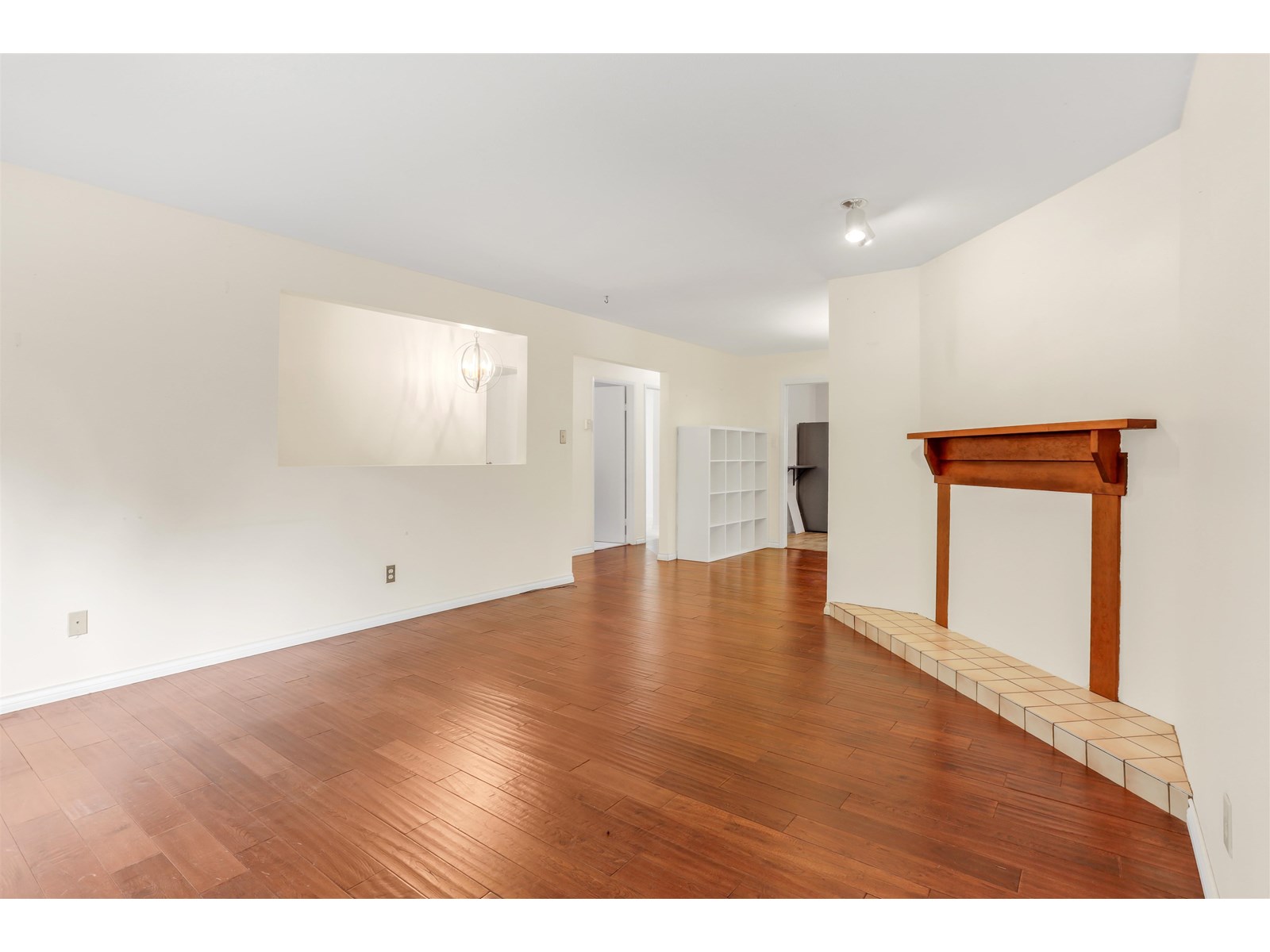 Property at 1568 161 STREET image 4