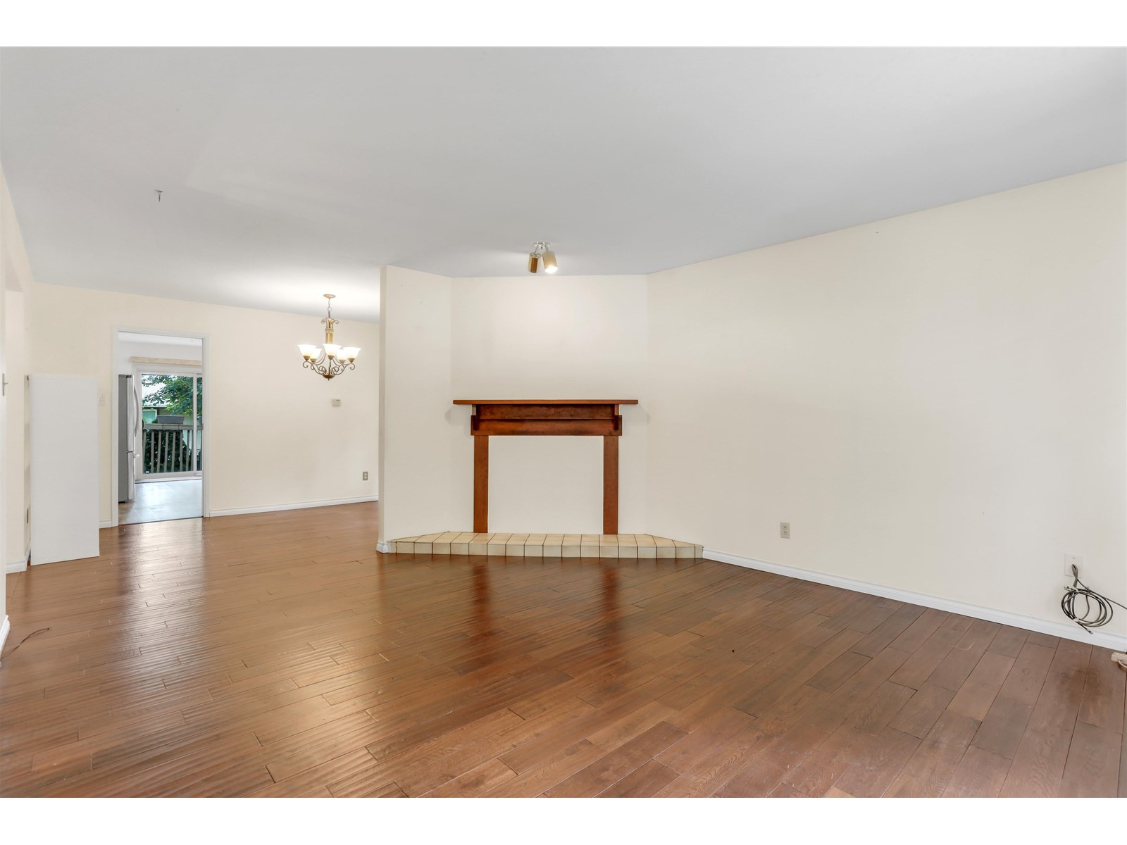 Property at 1568 161 STREET image 3
