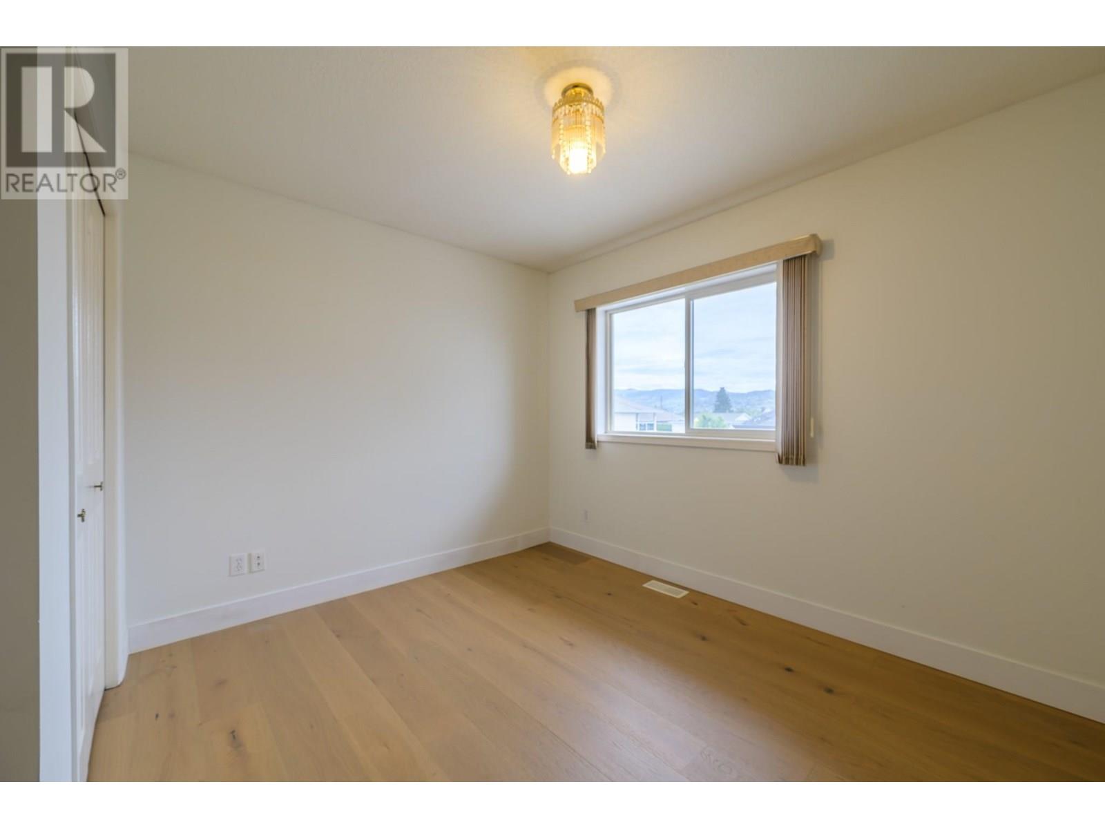 1120 14th Street, Kamloops, British Columbia  V2B 8K7 - Photo 24 - 10351689