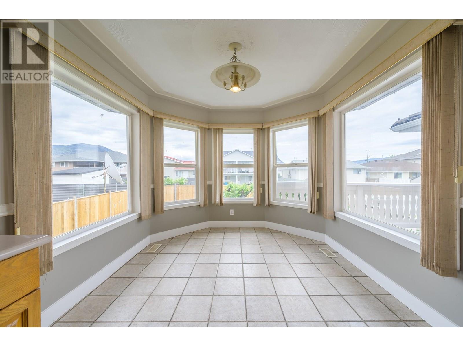 1120 14th Street, Kamloops, British Columbia  V2B 8K7 - Photo 8 - 10351689