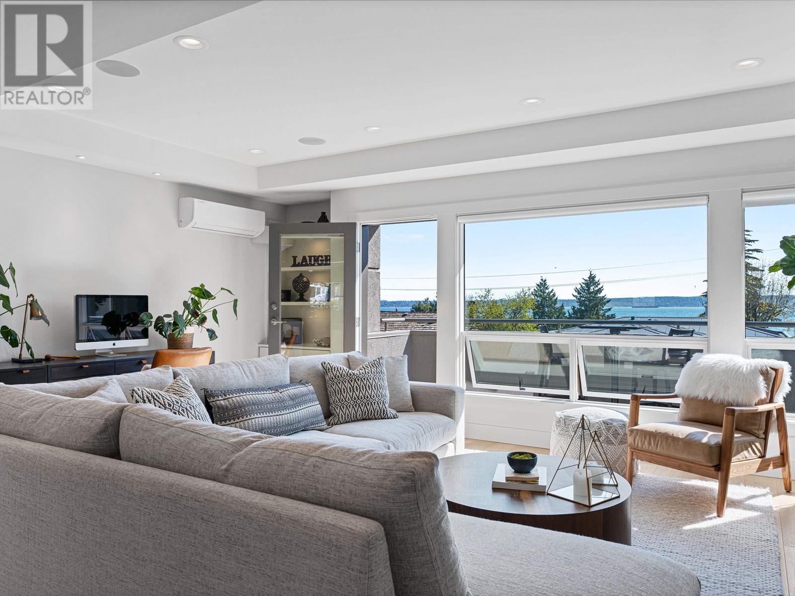 2526 Marine Drive, West Vancouver, British Columbia  V7V 1L4 - Photo 3 - R3011980