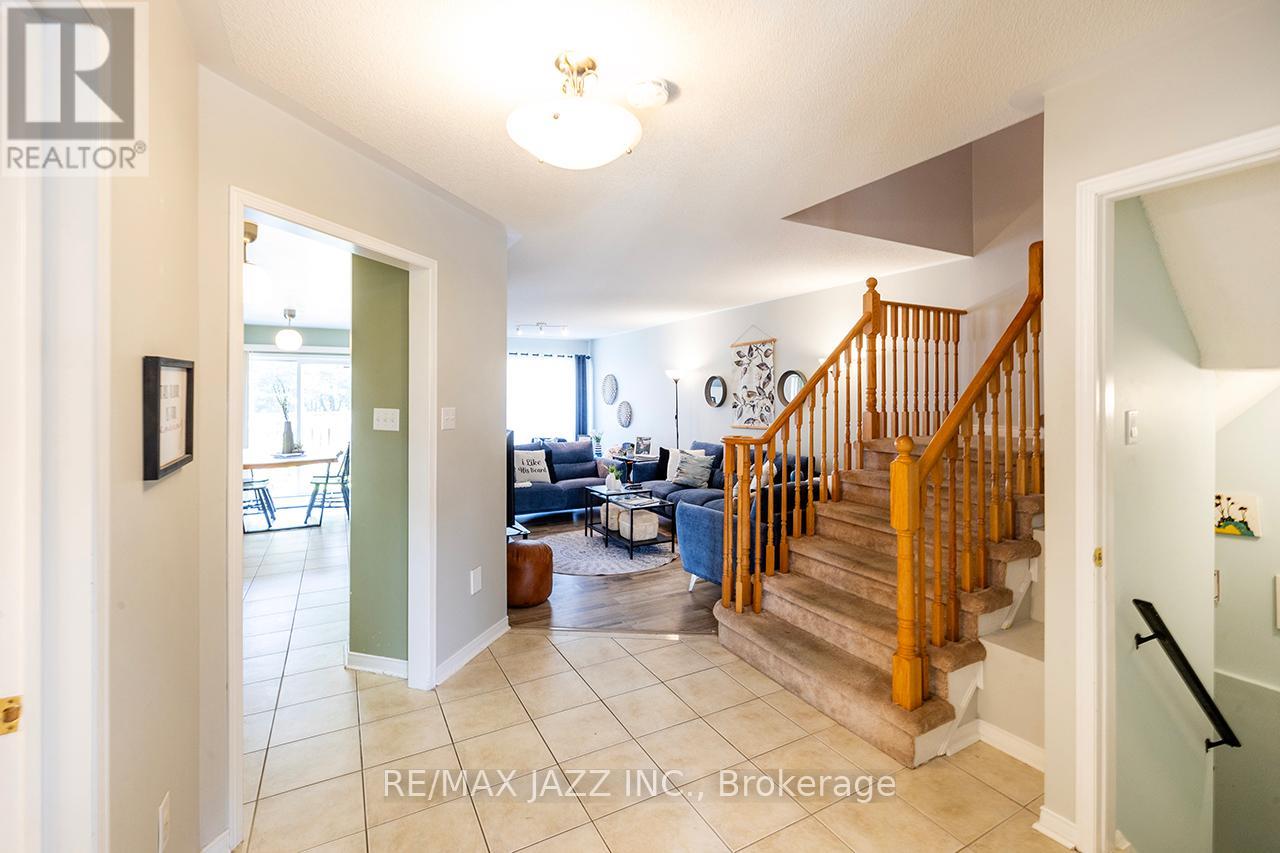 80 Barrister Avenue, Whitby, Ontario  L1R 3H3 - Photo 5 - E12210827