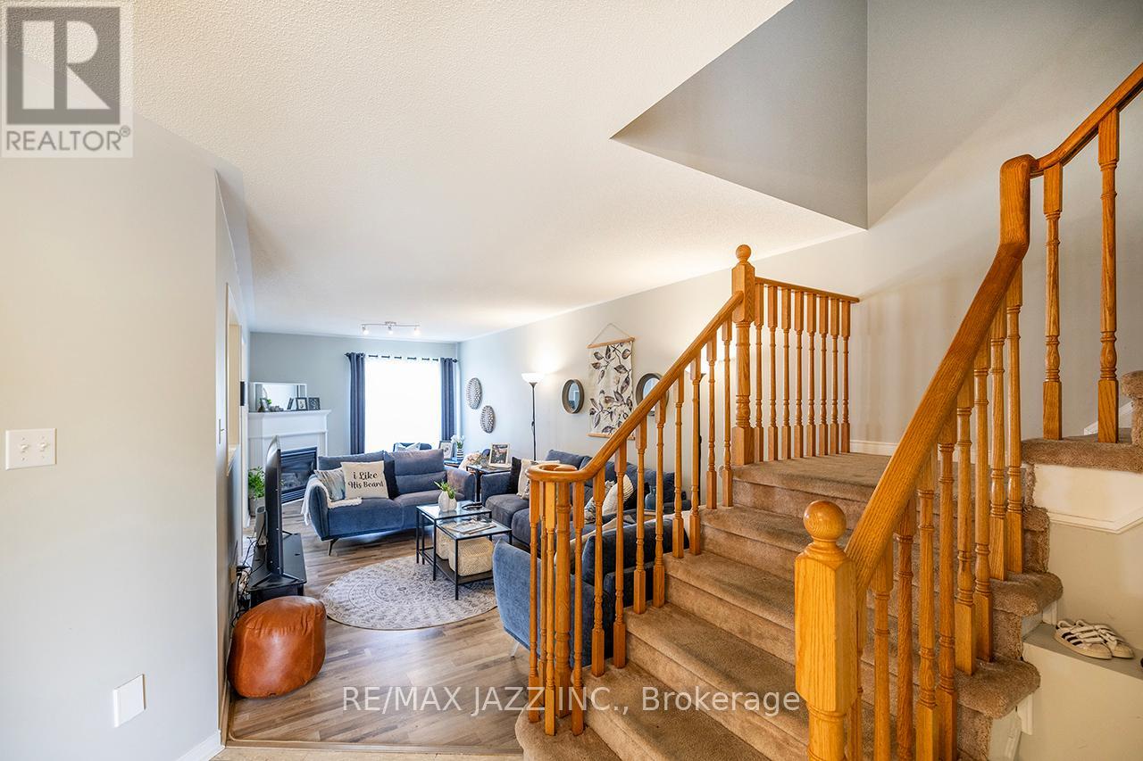 80 Barrister Avenue, Whitby, Ontario  L1R 3H3 - Photo 8 - E12210827