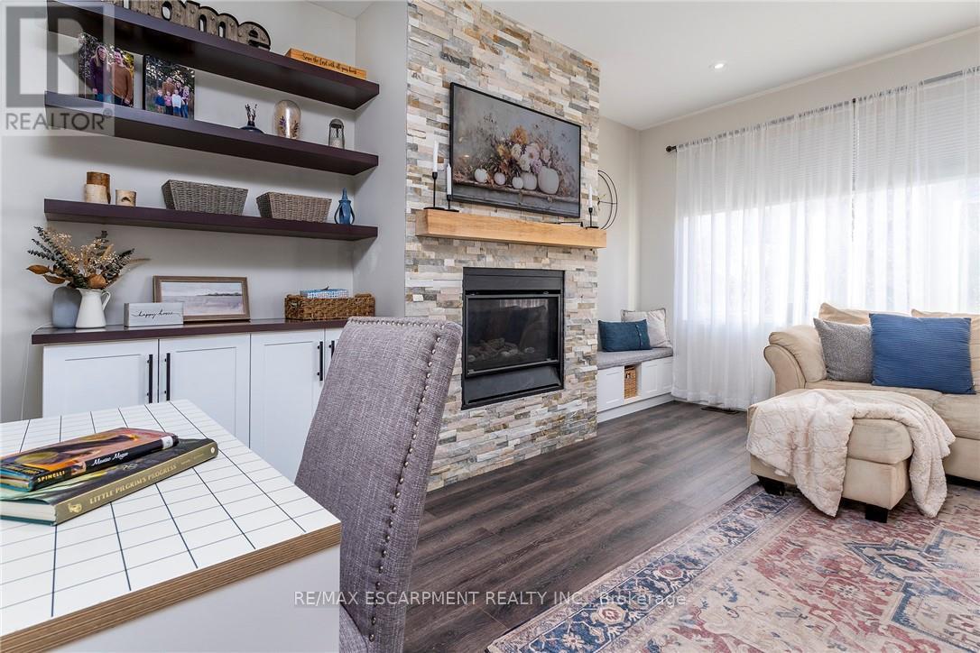 92 Ivy Crescent, Thorold, Ontario  L2V 0J9 - Photo 6 - X12096856