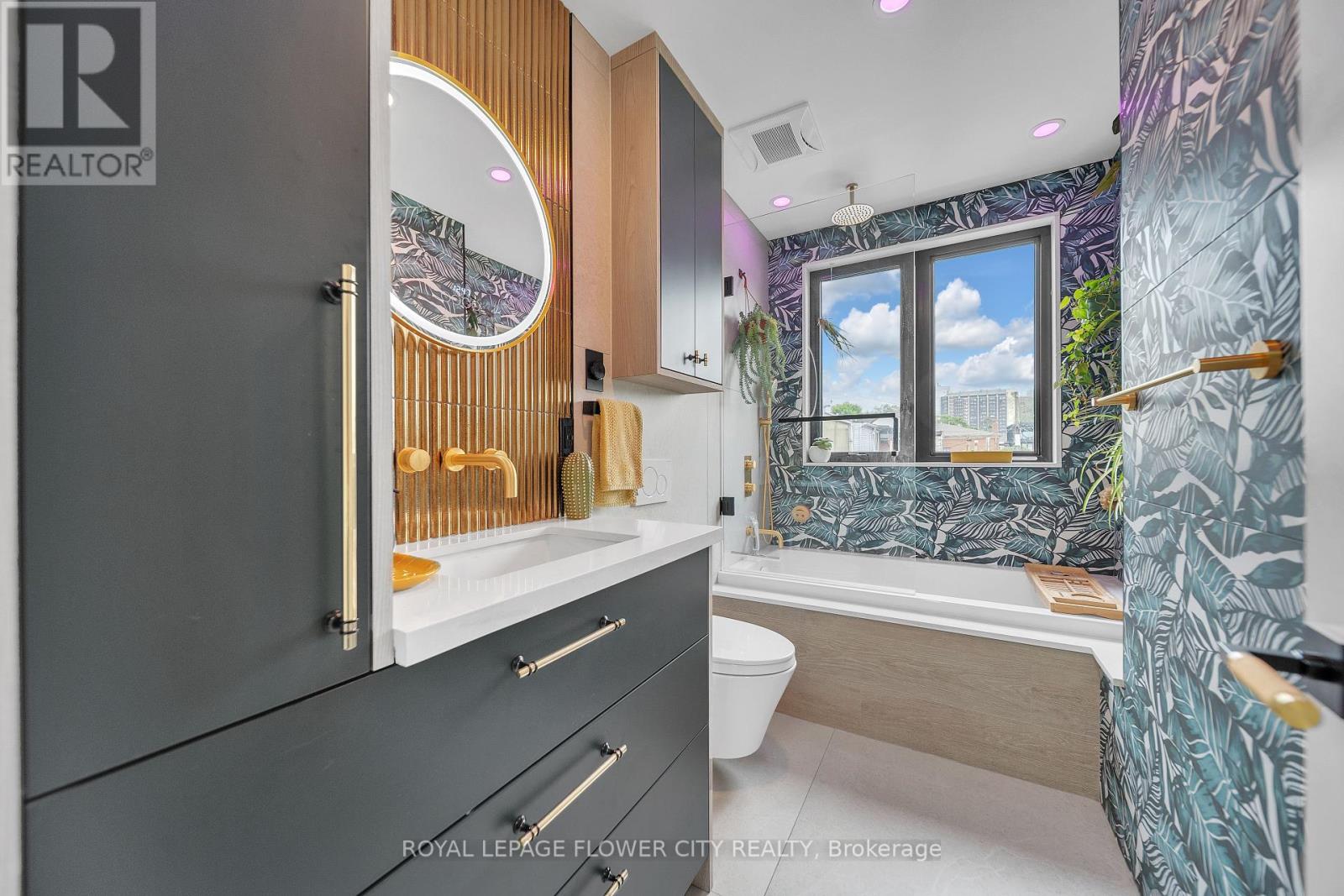 500 Dufferin Street, Toronto, Ontario  M6K 2A6 - Photo 25 - C12210431