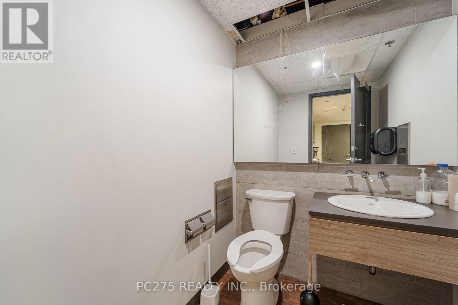 102 - 120 Eglinton Avenue E, Toronto, Ontario  M4P 1E2 - Photo 14 - C12210896