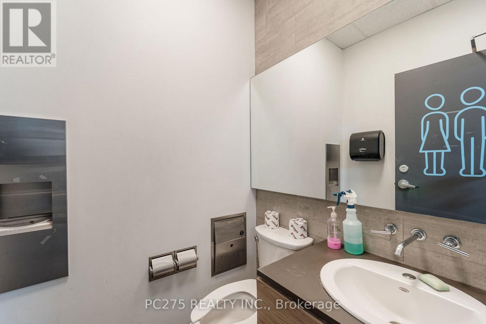 102 - 120 Eglinton Avenue E, Toronto, Ontario  M4P 1E2 - Photo 20 - C12210896