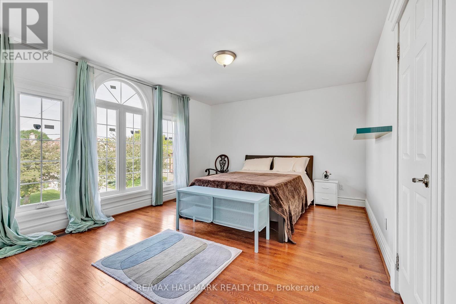 6 Montford Drive, Toronto, Ontario  M2M 3H3 - Photo 17 - C12210677