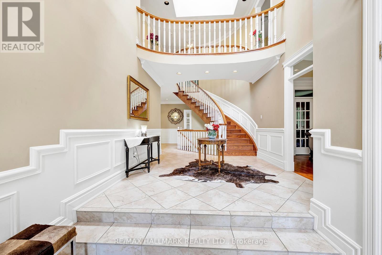 6 Montford Drive, Toronto, Ontario  M2M 3H3 - Photo 3 - C12210677