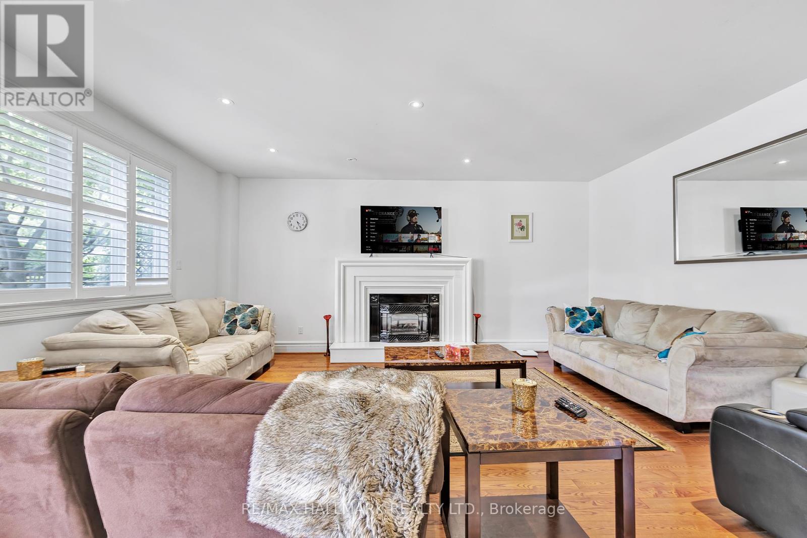 6 Montford Drive, Toronto, Ontario  M2M 3H3 - Photo 6 - C12210677