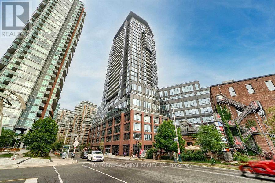 <div class="slider-price">$799,800</div><p>1403 - 135 East Liberty Street, Toronto, Ontario</p>