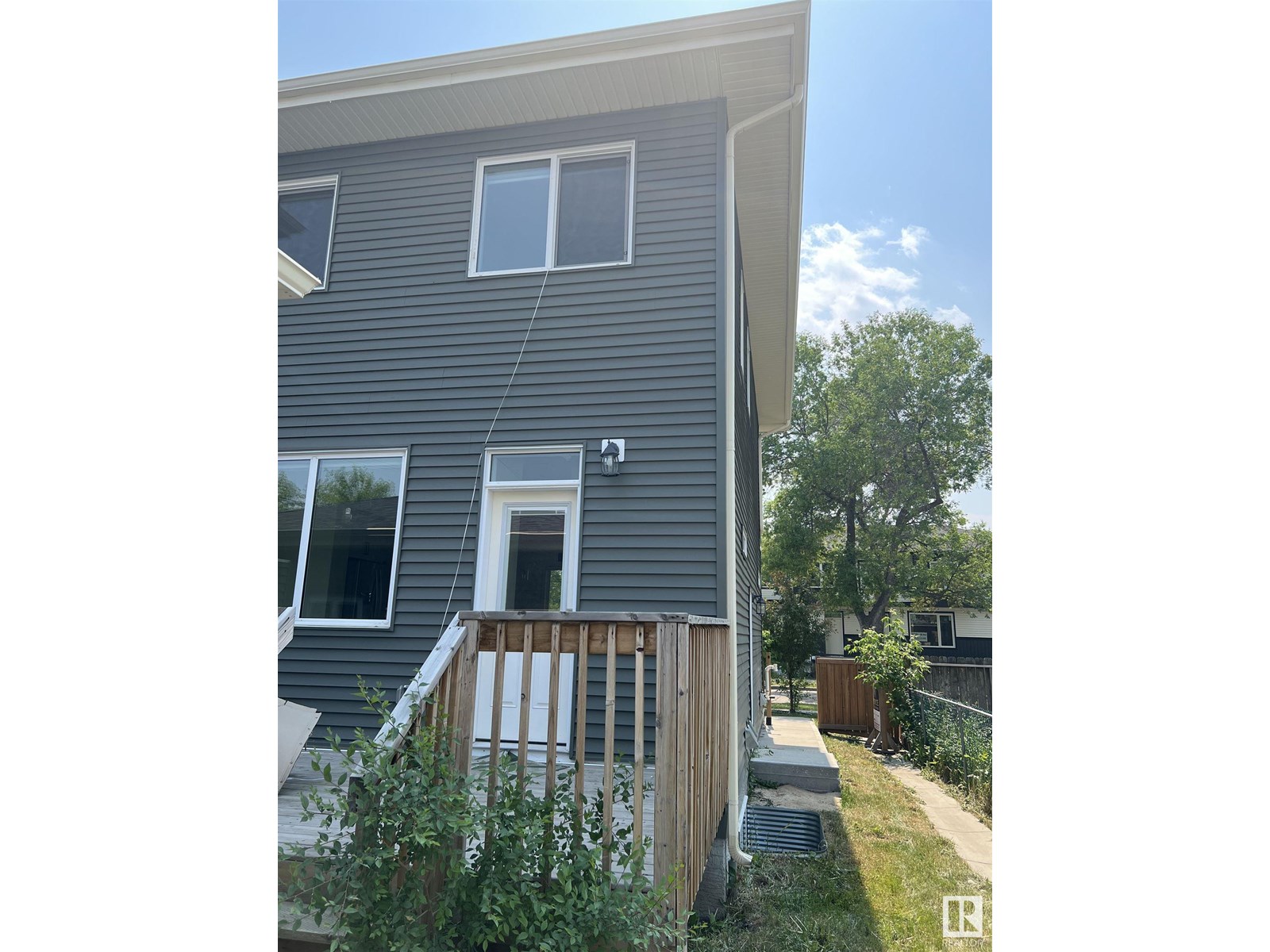Property at 10576 62 AV NW NW image 2