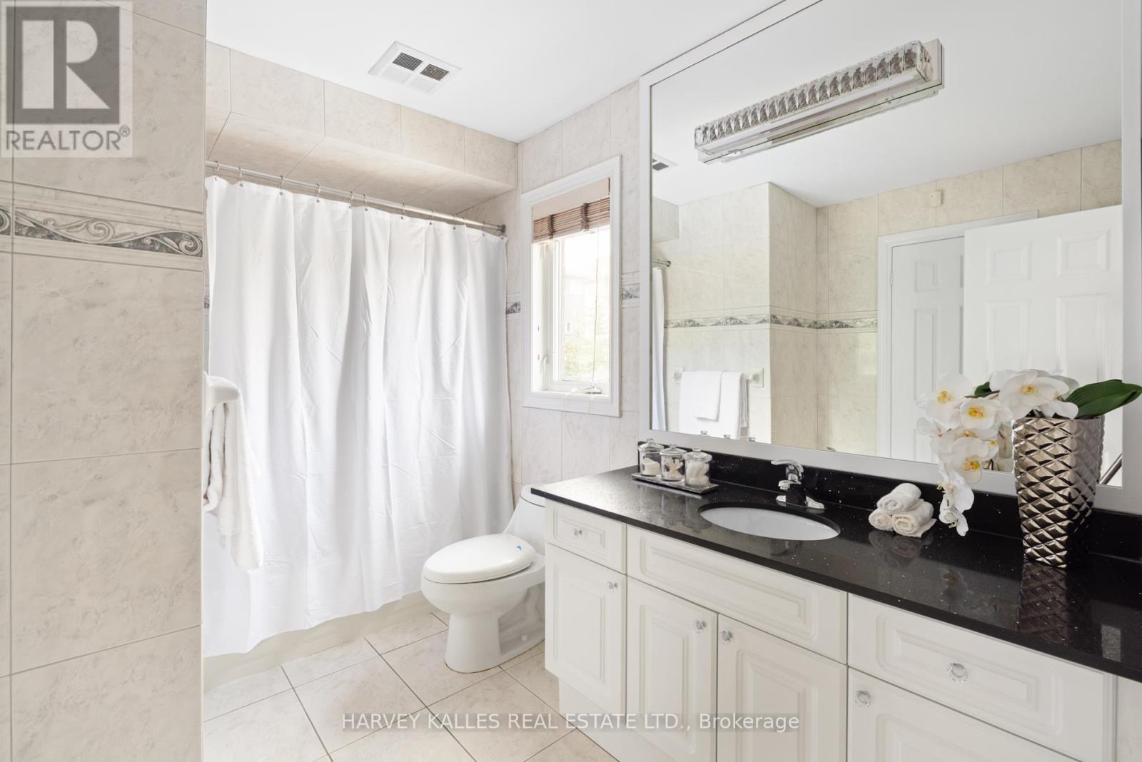 60 Bowan Court, Toronto (Bayview Woods-Steeles), Ontario  M2K 3A7 - Photo 29 - C12210735