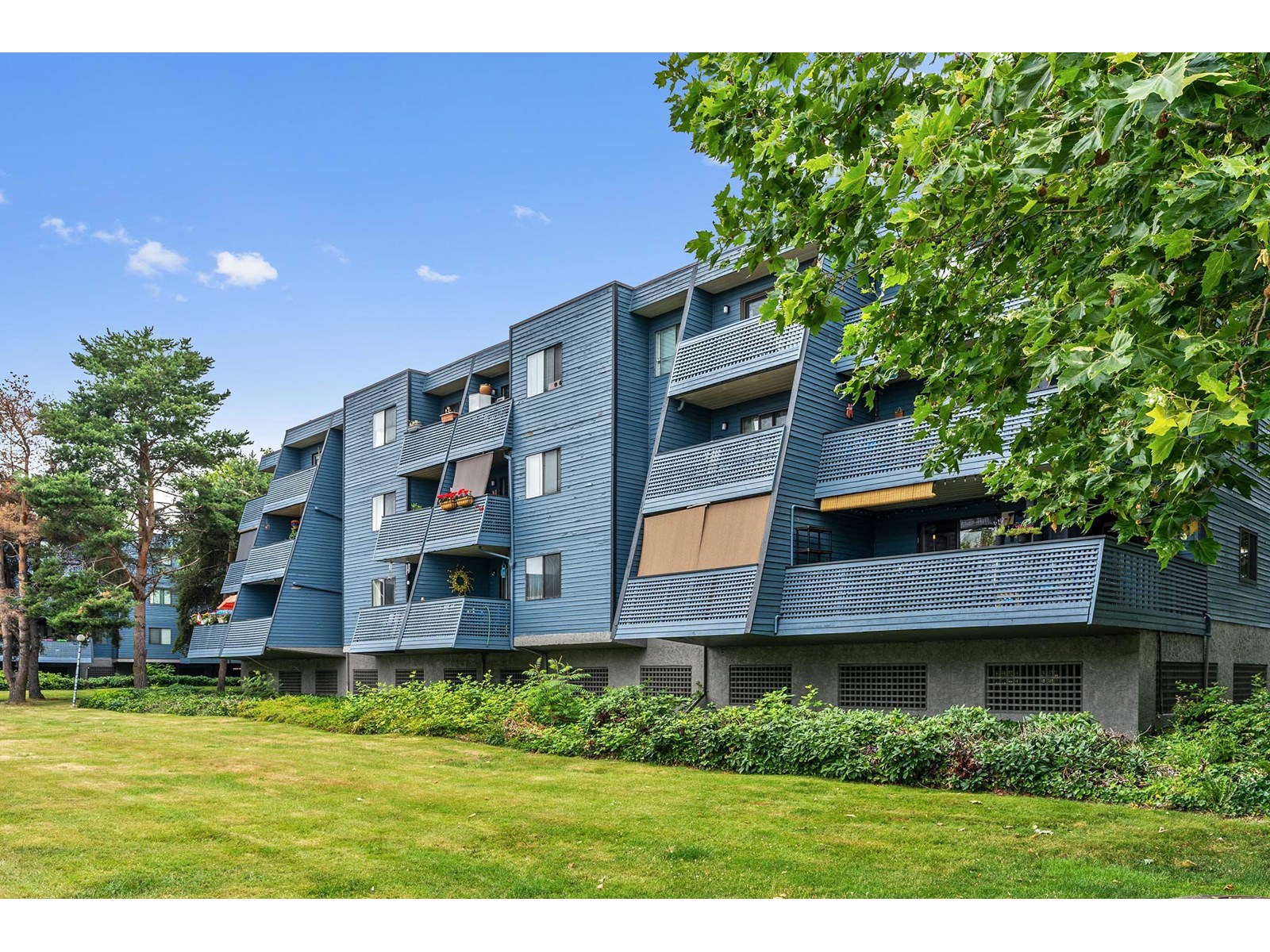 310 5906 176a Street, Surrey, British Columbia  V3S 4H7 - Photo 4 - R3012550