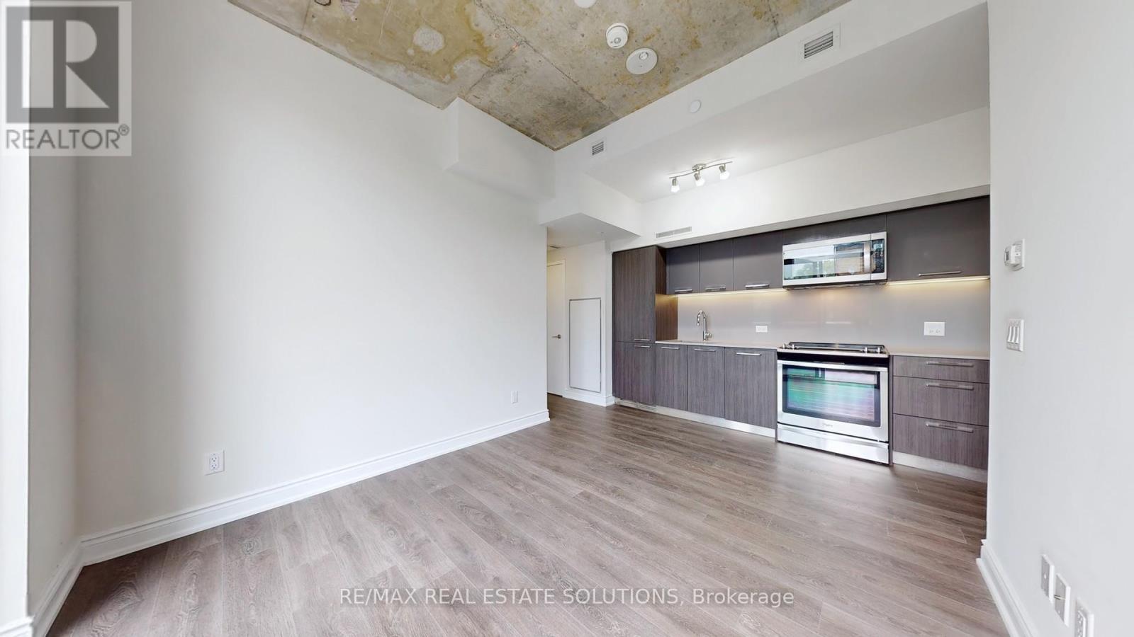210 - 30 Baseball Place, Toronto (South Riverdale), Ontario  M4M 0E8 - Photo 3 - E12210664