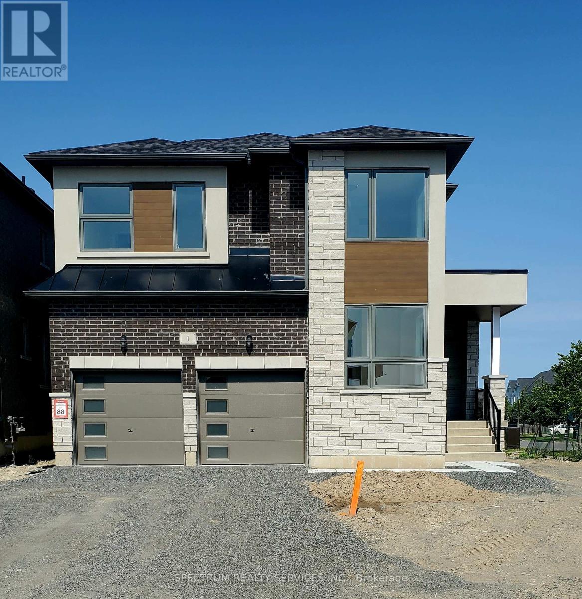 1 Rogerson Street E, Clarington (Newcastle), Ontario  L1B 0W4 - Photo 1 - E12210716