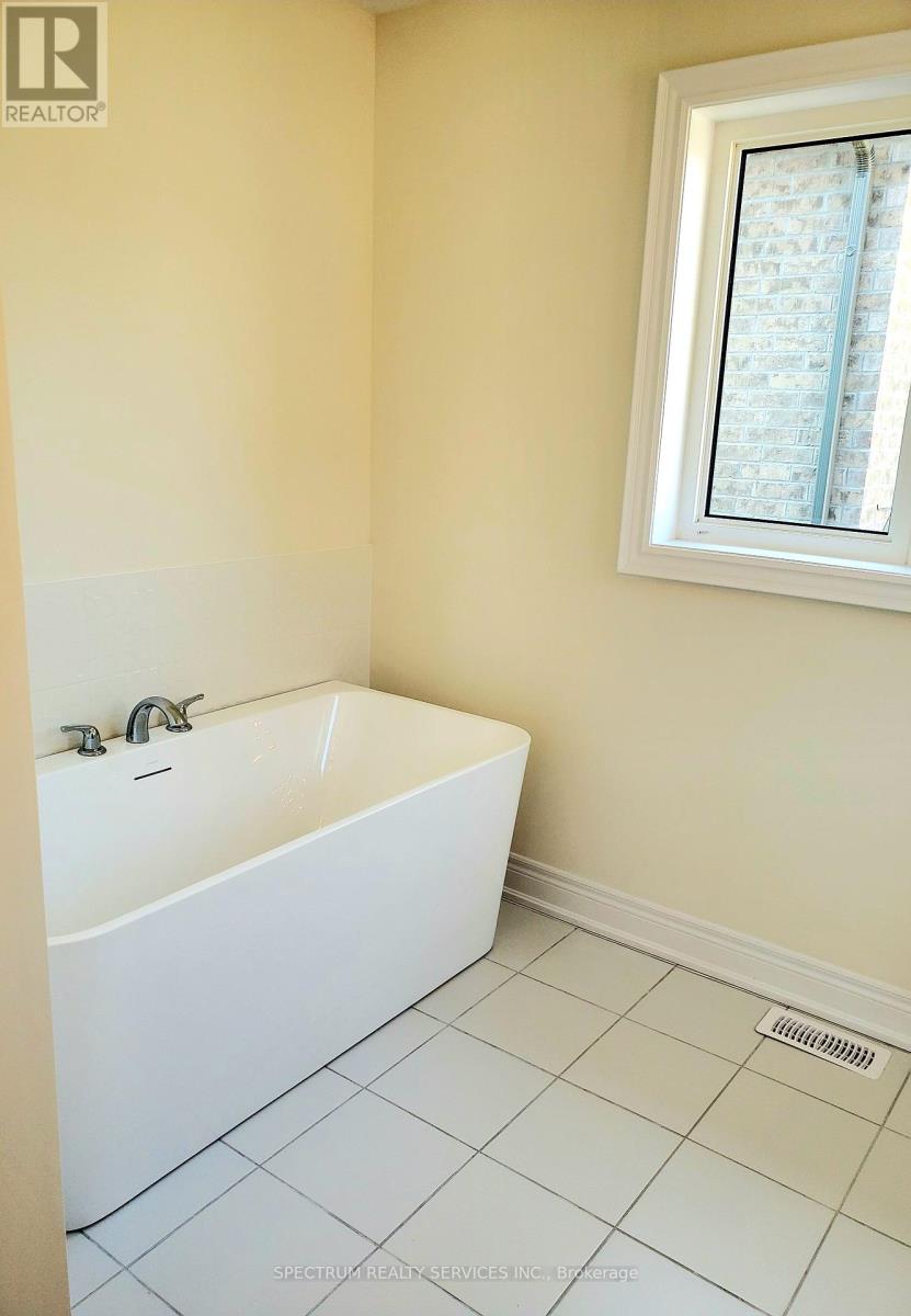 1 Rogerson Street E, Clarington (Newcastle), Ontario  L1B 0W4 - Photo 17 - E12210716