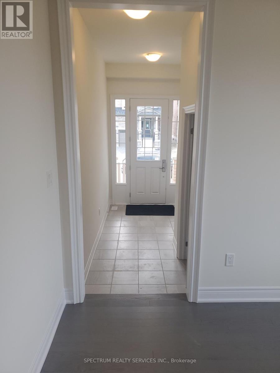 27 Rogerson Street E, Clarington, Ontario  L1B 0W4 - Photo 2 - E12210732