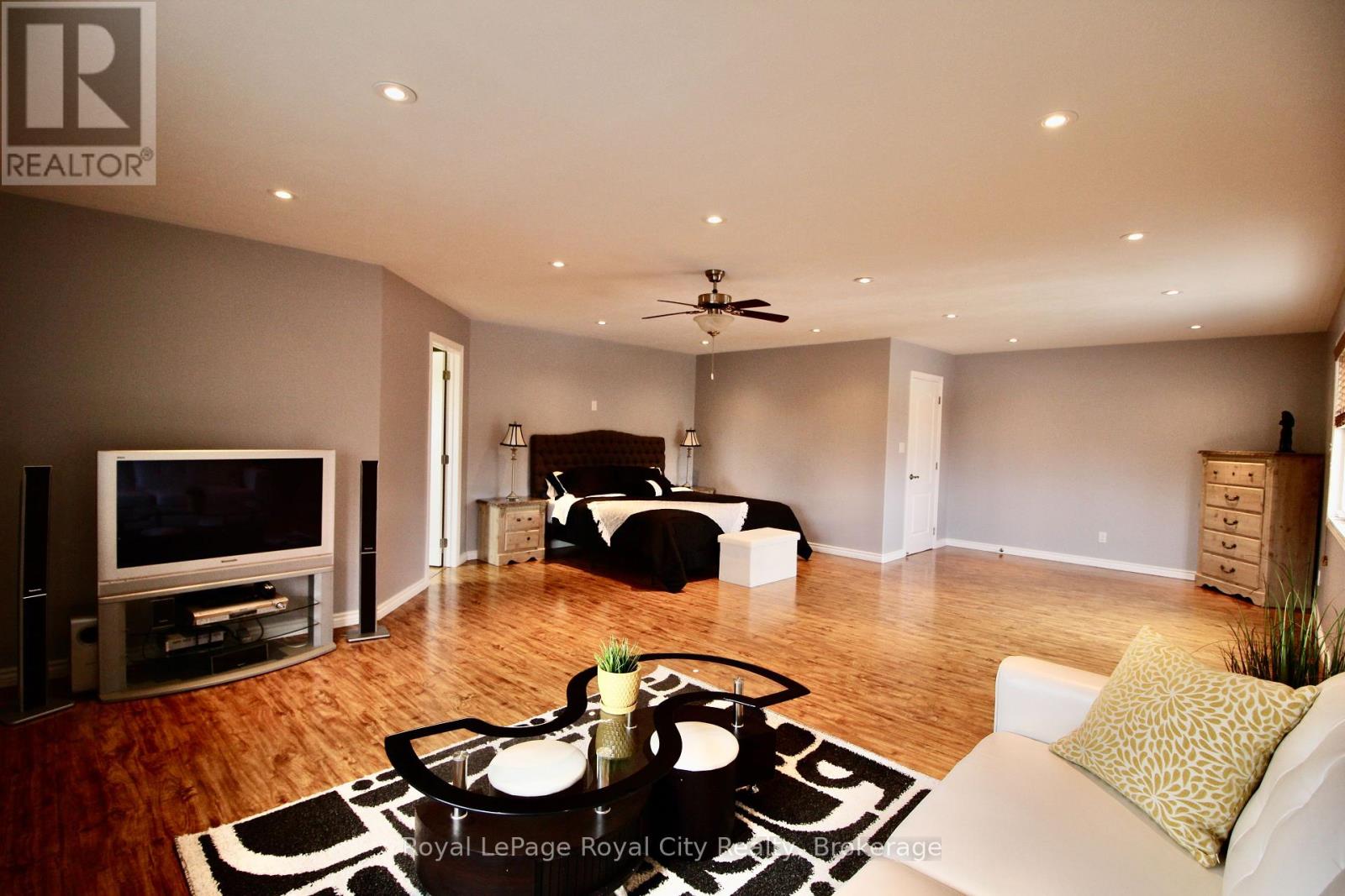 13 Elgin Street, Northern Bruce Peninsula, Ontario  N0H 2R0 - Photo 36 - X12089342