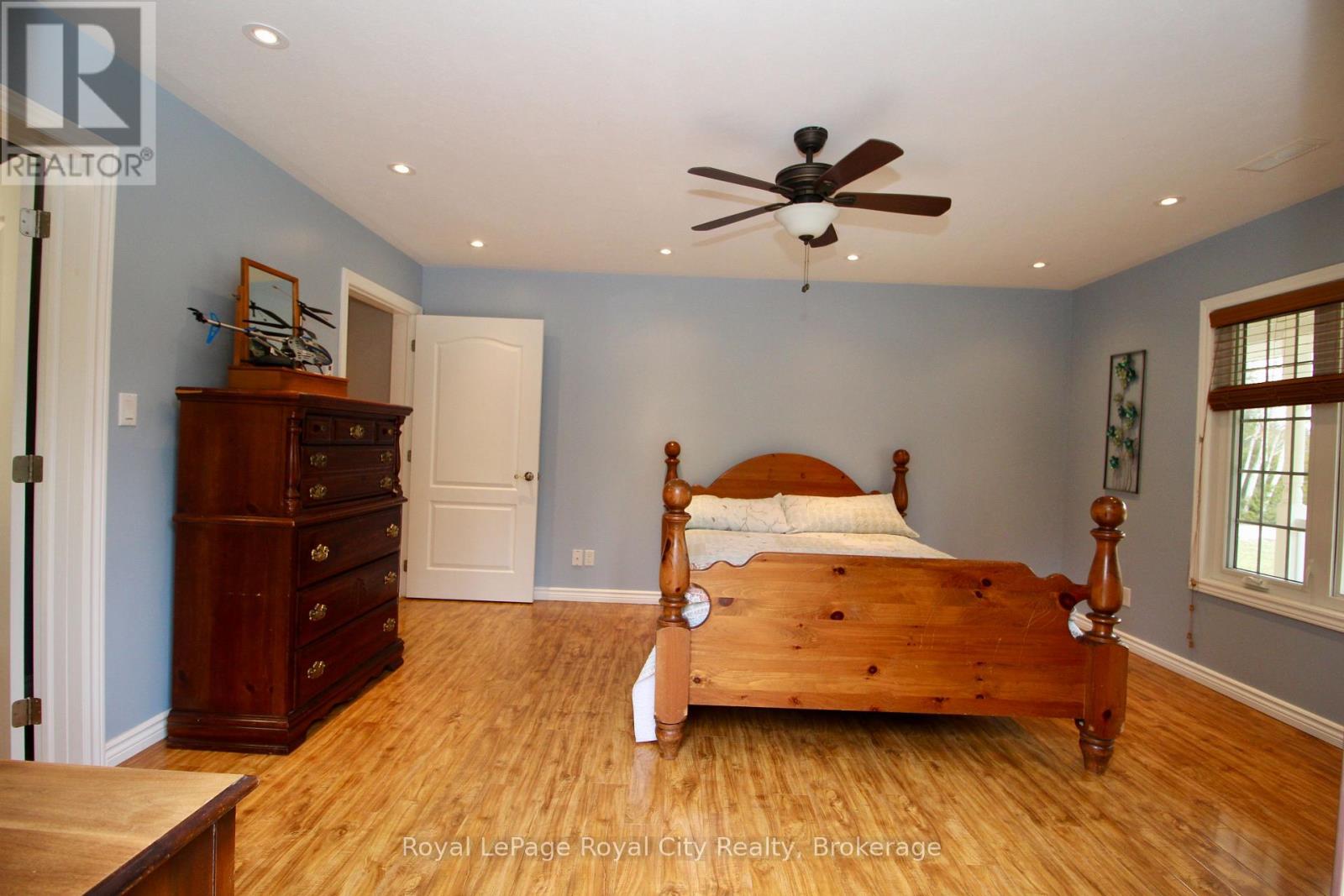 13 Elgin Street, Northern Bruce Peninsula, Ontario  N0H 2R0 - Photo 25 - X12089342