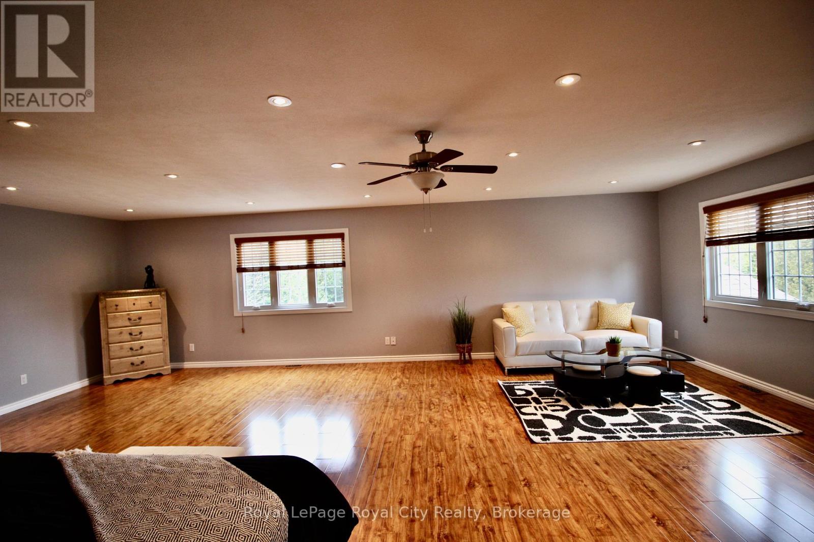 13 Elgin Street, Northern Bruce Peninsula, Ontario  N0H 2R0 - Photo 38 - X12089342