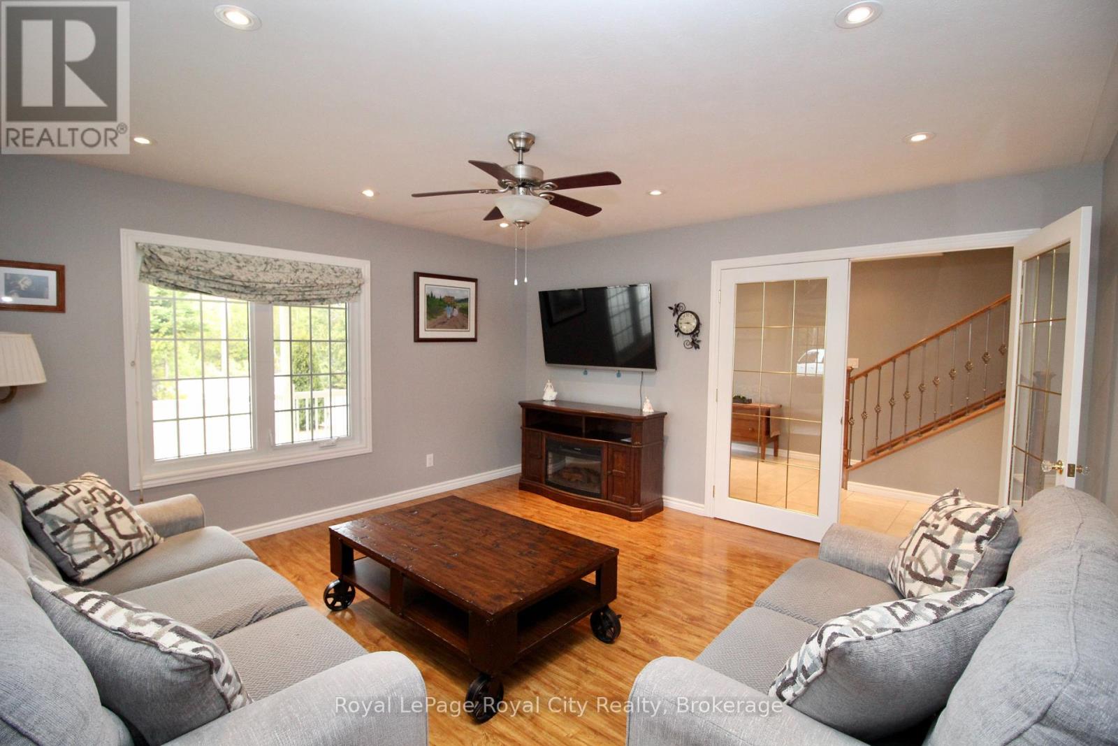 13 Elgin Street, Northern Bruce Peninsula, Ontario  N0H 2R0 - Photo 13 - X12089342